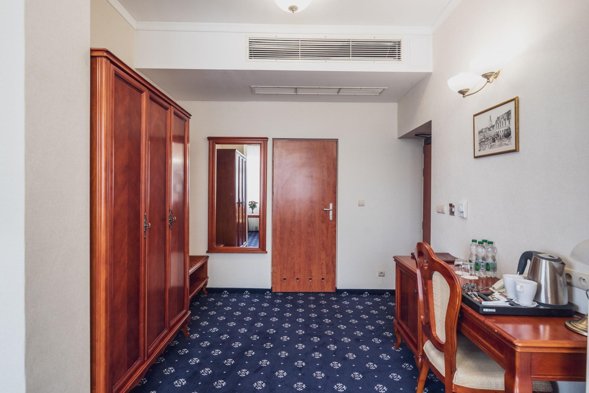 Hotel Europejski Wroclaw Centrum Экстерьер фото